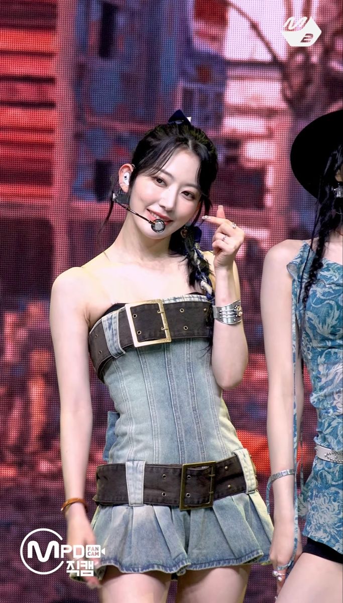 [잡담] 사쿠라 윈터 아이유 슈화가 입은옷.... | 인스티즈