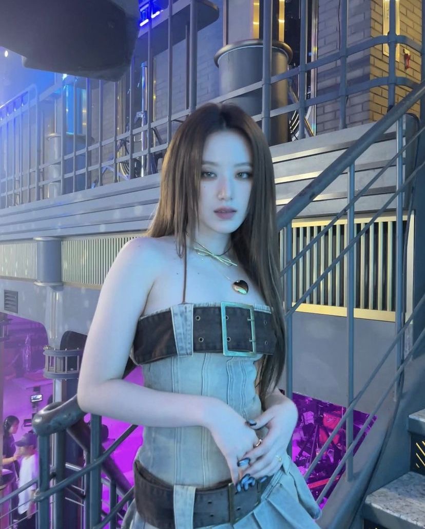[잡담] 사쿠라 윈터 아이유 슈화가 입은옷.... | 인스티즈