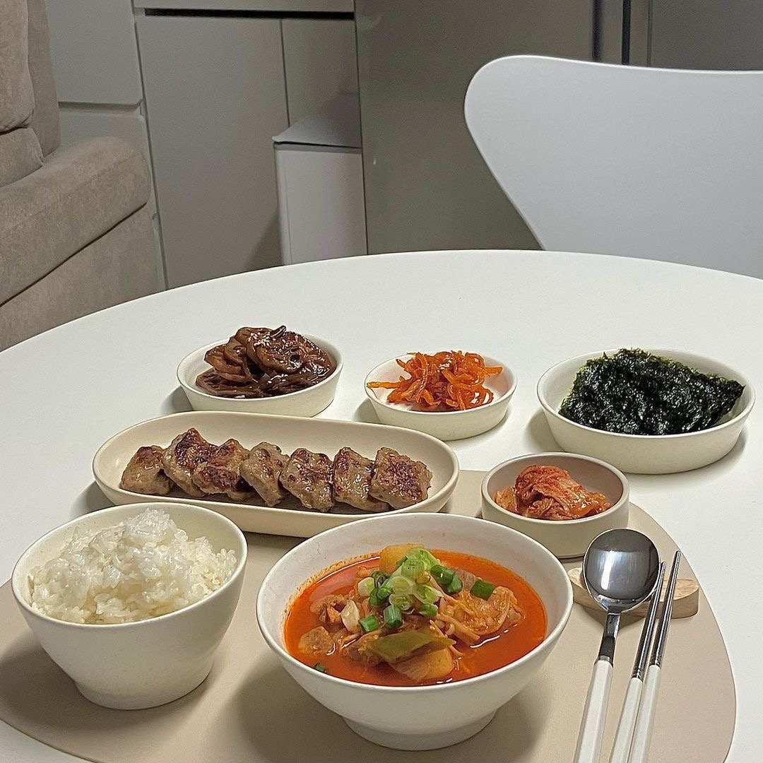 [잡담] 익드라 너네 아침 8-9시부터 이런 밥 먹을수 있어 ㅠㅠ?? | 인스티즈