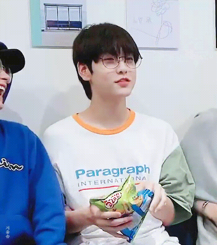 [잡담] 툽 수빈 진짜 당연한 말인데 ㄹㅇ 한.국.인. 처럼 생기지 않음?ㅋㅋㅋ | 인스티즈