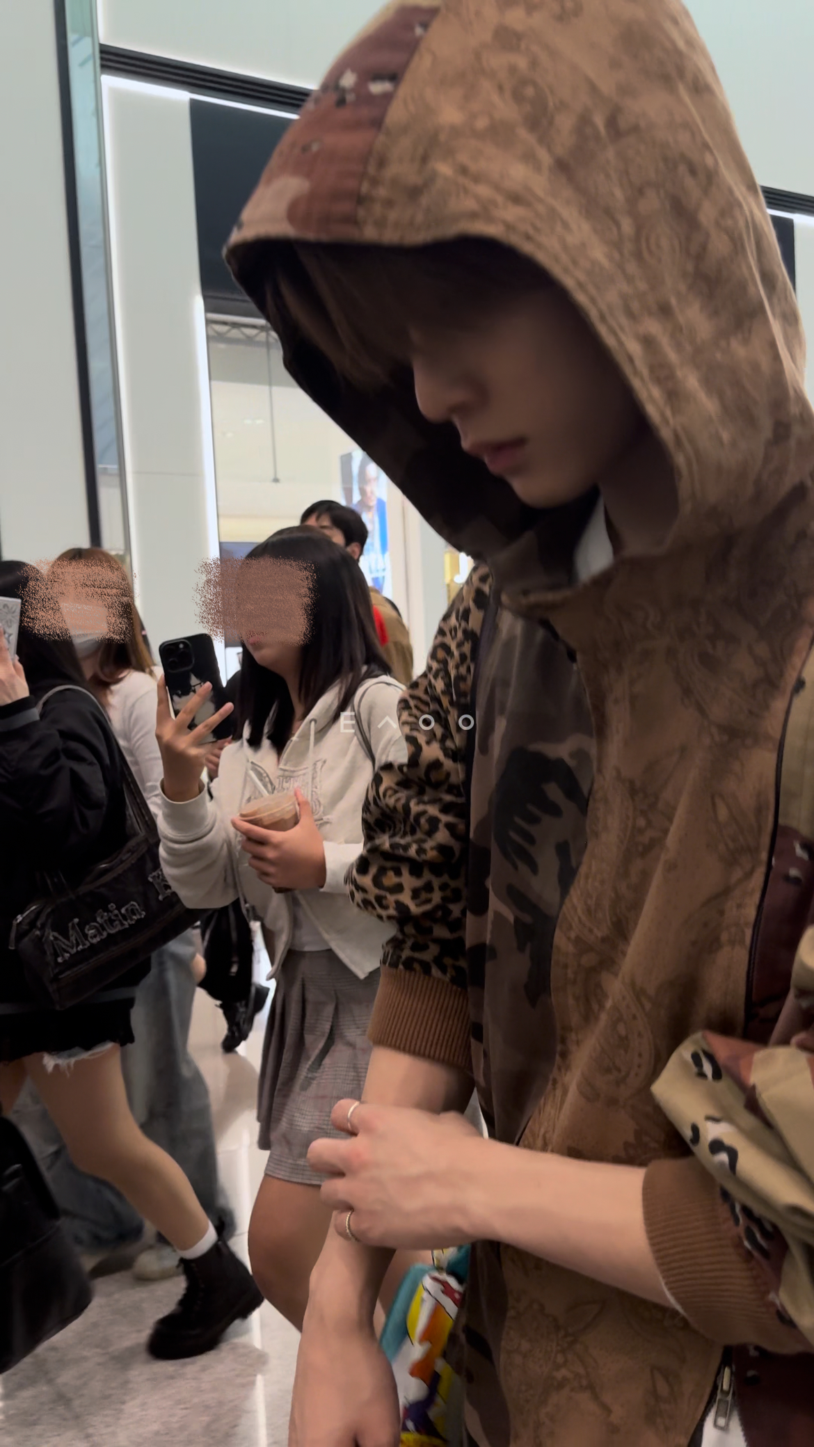 [잡담] 한태산 오늘 공항 폰카 | 인스티즈