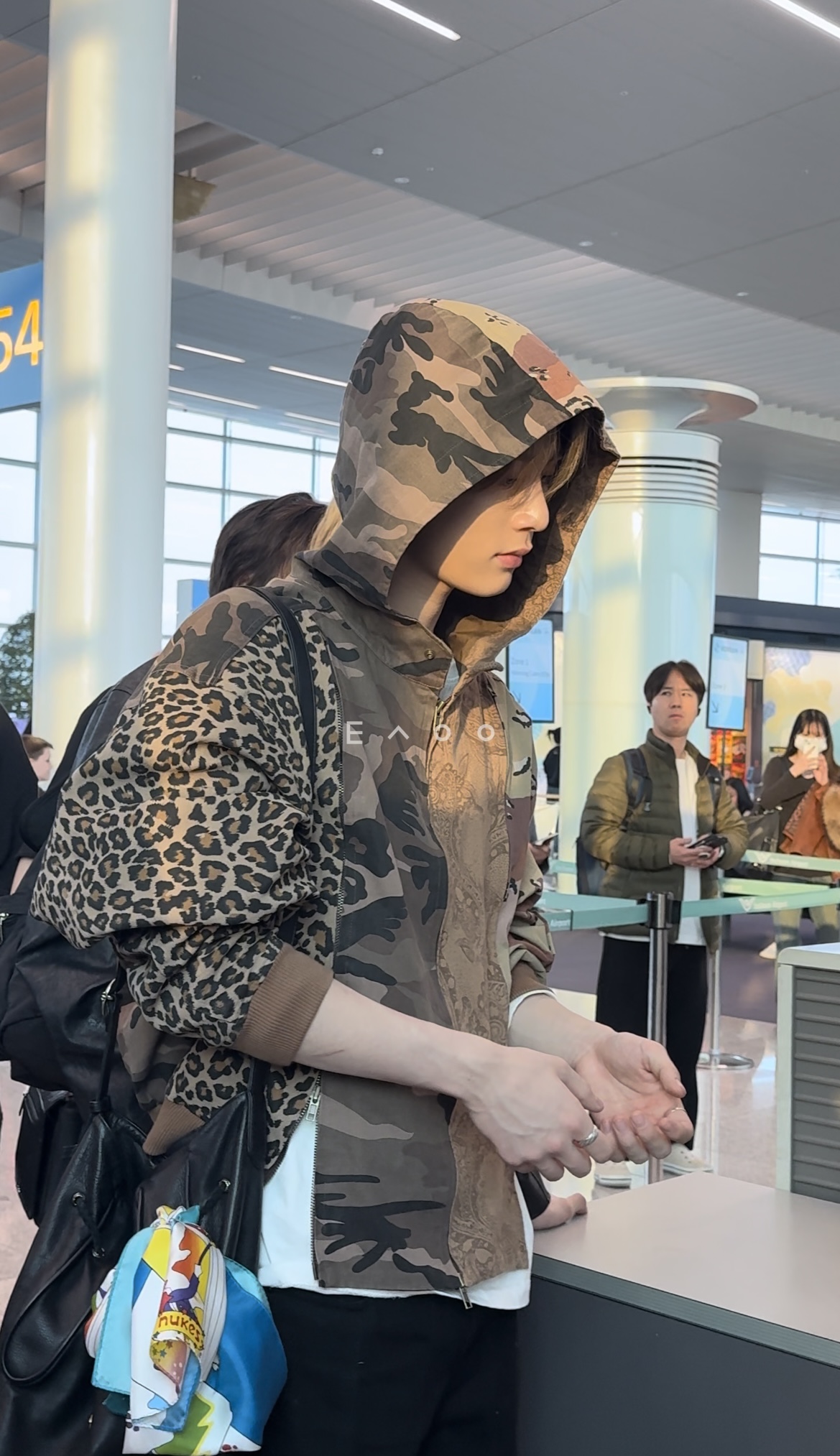 [잡담] 한태산 오늘 공항 폰카 | 인스티즈