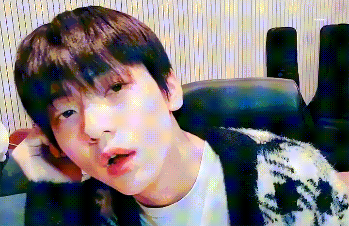 [잡담] 와 근데 얜 진짜 입술 시강 쩐다ㅋㅋㅋㅋ | 인스티즈