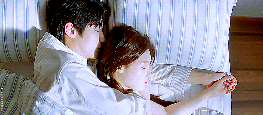 [잡담] 드라마 로맨스물 침대씬 이런 장면이 이쁜듯 | 인스티즈