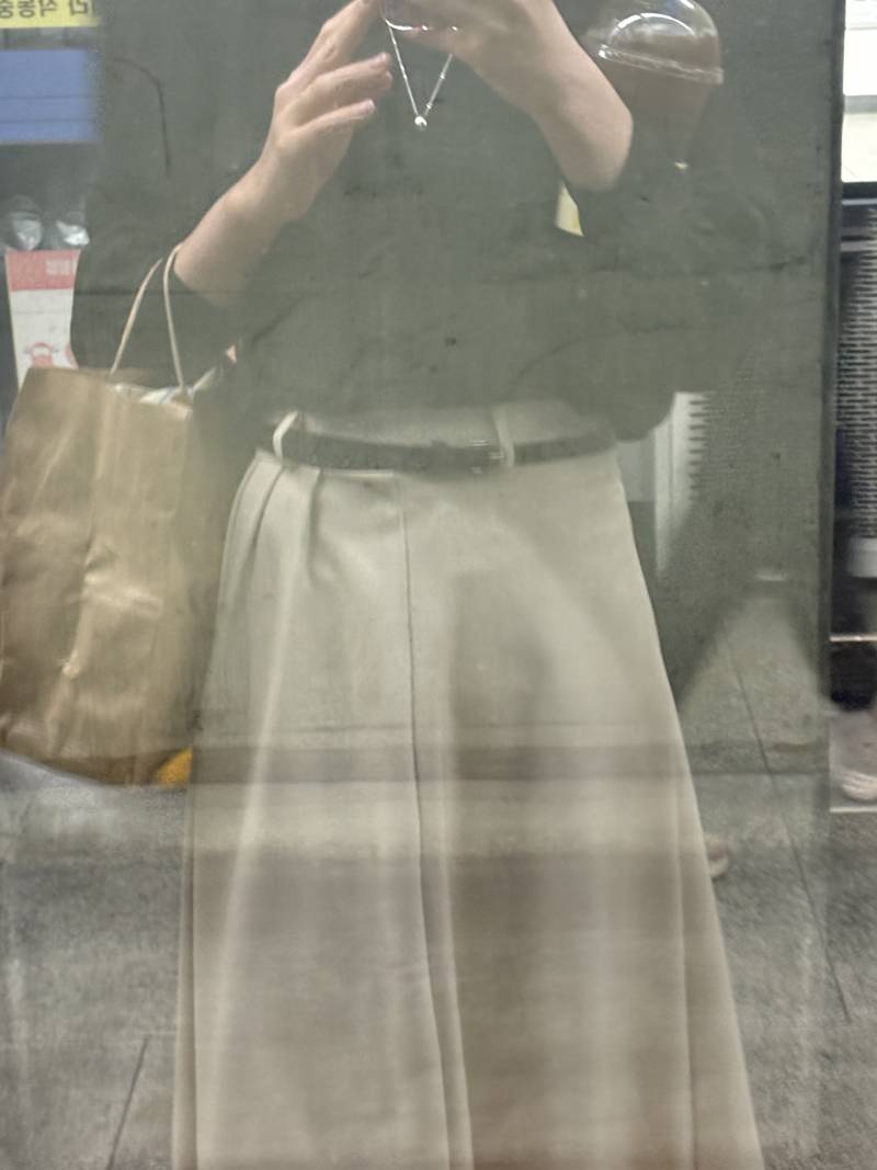 [잡담] 잘 안보이는데 결혼식 복장같아?ㅠㅠ | 인스티즈