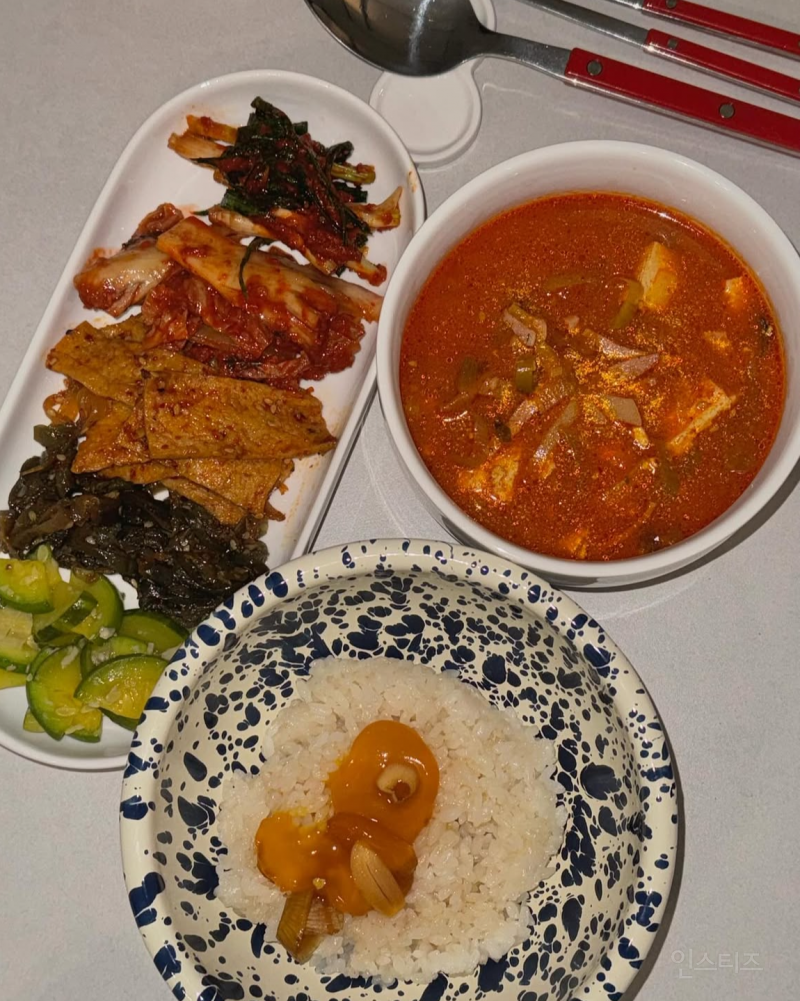 소소하지만 건강하게 밥 챙겨 먹는 듯한 여돌 | 인스티즈