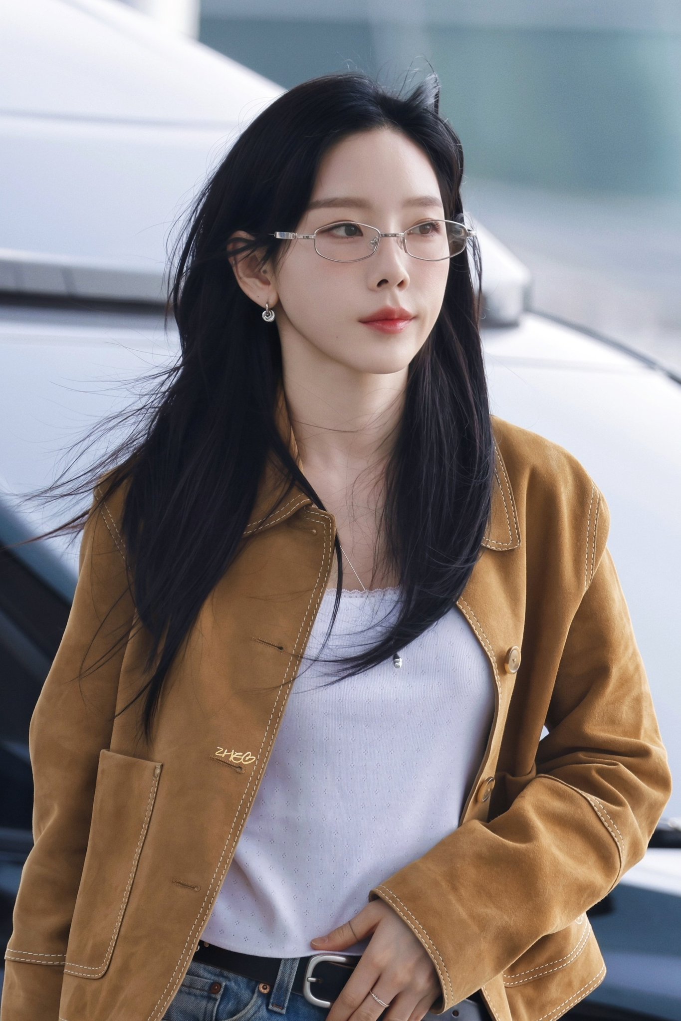 [잡담] 소녀시대 태연, '소녀들 마음 사로잡는 안경 태연언니' (인천공항 출국) [HD포토] | 인스티즈