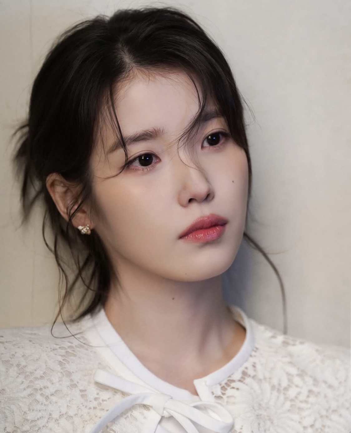 [잡담] 나는 아이유 이런 차가운 분위기가 너무 좋음 | 인스티즈