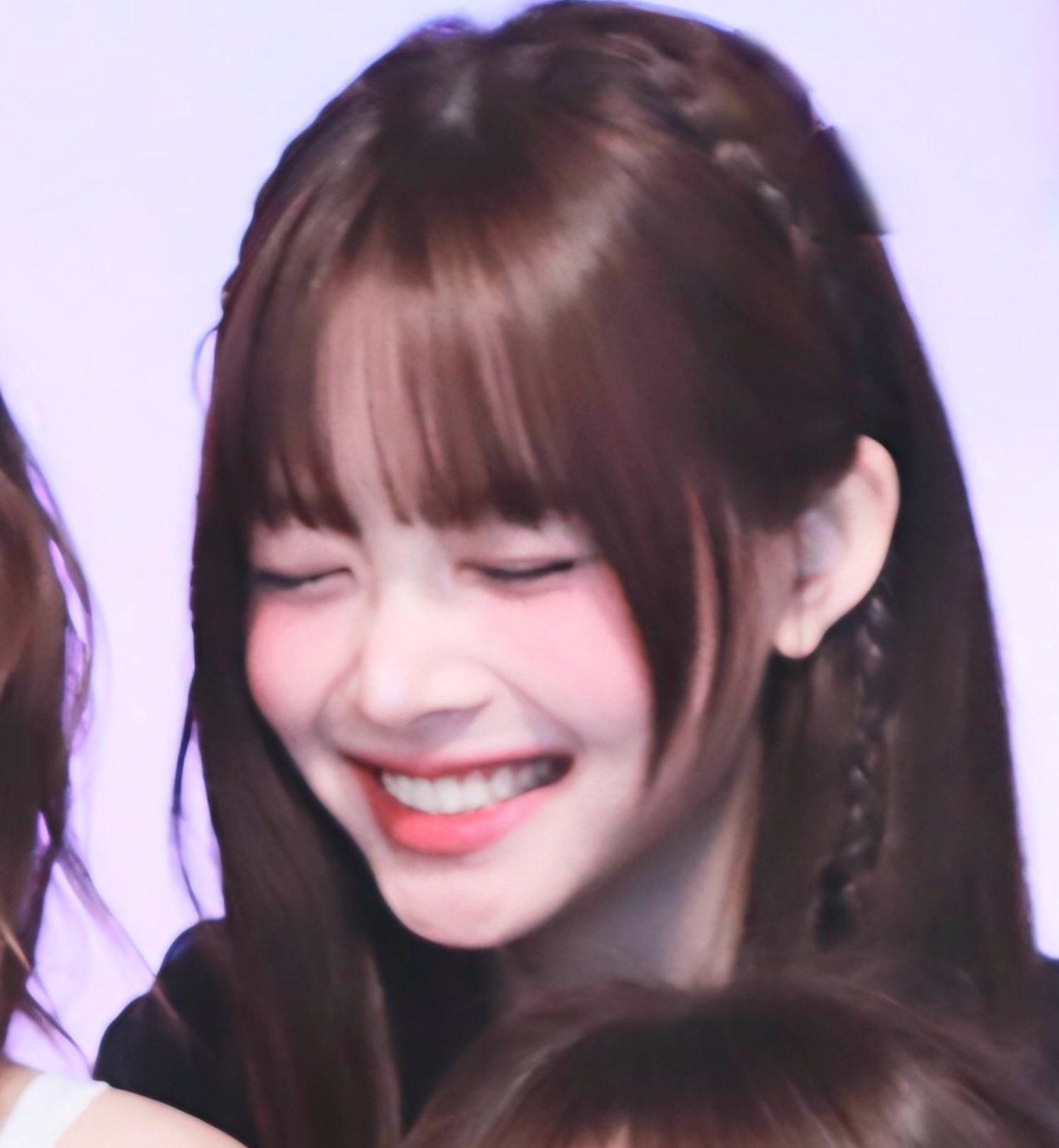 [잡담] 은채 핫 전에는 귀여웠는데 지금은 진짜 개예뻐서 감탄나옴 | 인스티즈