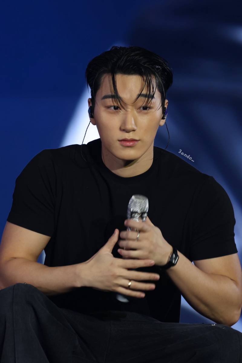 전광판에 누가 나와도 좋았다는 에이티즈 서울 앙콘 비주얼.jpg | 인스티즈