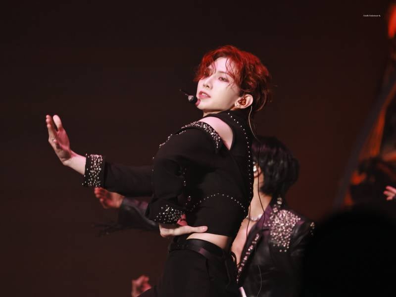 전광판에 누가 나와도 좋았다는 에이티즈 서울 앙콘 비주얼.jpg | 인스티즈