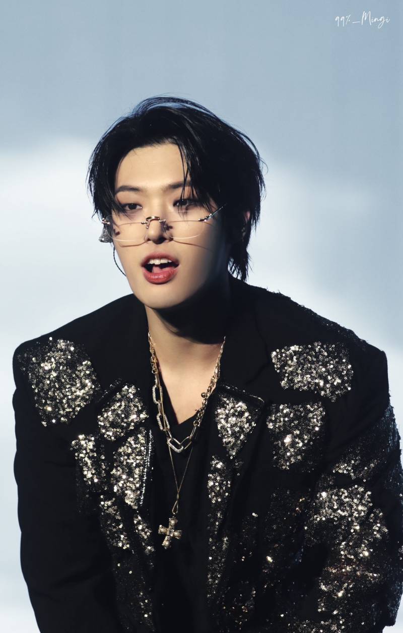 전광판에 누가 나와도 좋았다는 에이티즈 서울 앙콘 비주얼.jpg | 인스티즈