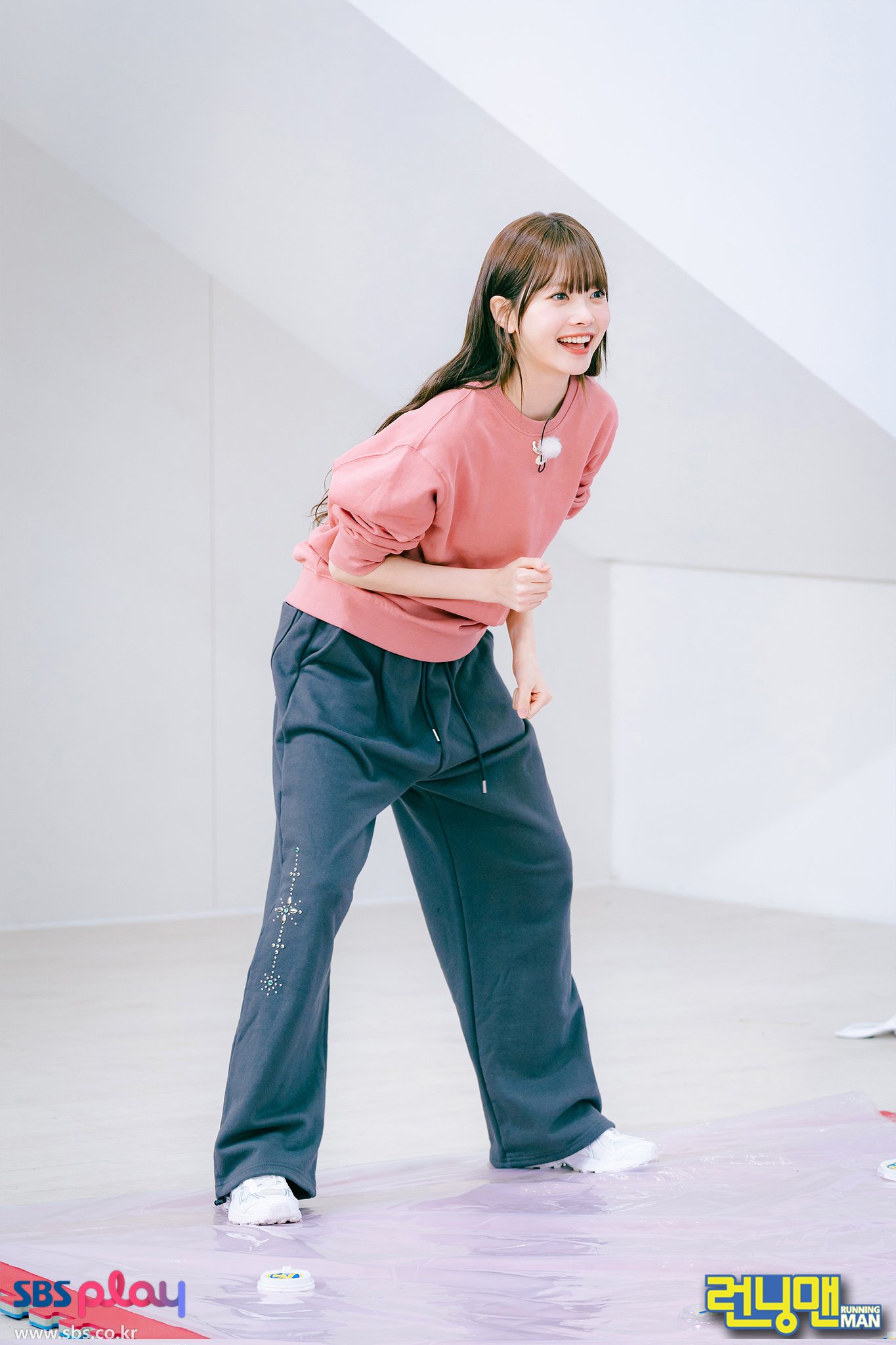 [잡담] 은채플 나와서 하는 말인데 런닝맨에서 비하인드 사진 풀어준거 볼 사람... 진짜진짜 예뻐 | 인스티즈