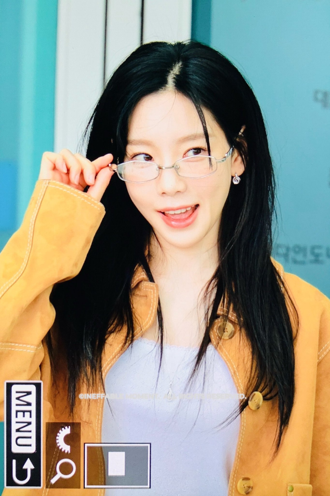 [잡담] 소녀시대 태연, '소녀들 마음 사로잡는 안경 태연언니' (인천공항 출국) [HD포토] | 인스티즈
