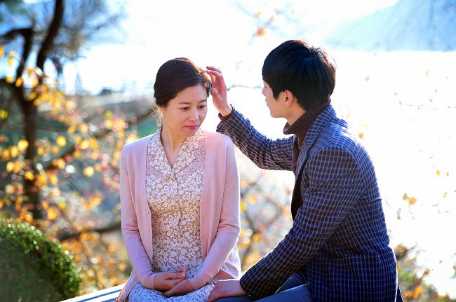 [잡담] 남주가 여주 엄마 좋아하고 둘이 이어지는 드라마 나오면 커뮤 터질까? | 인스티즈