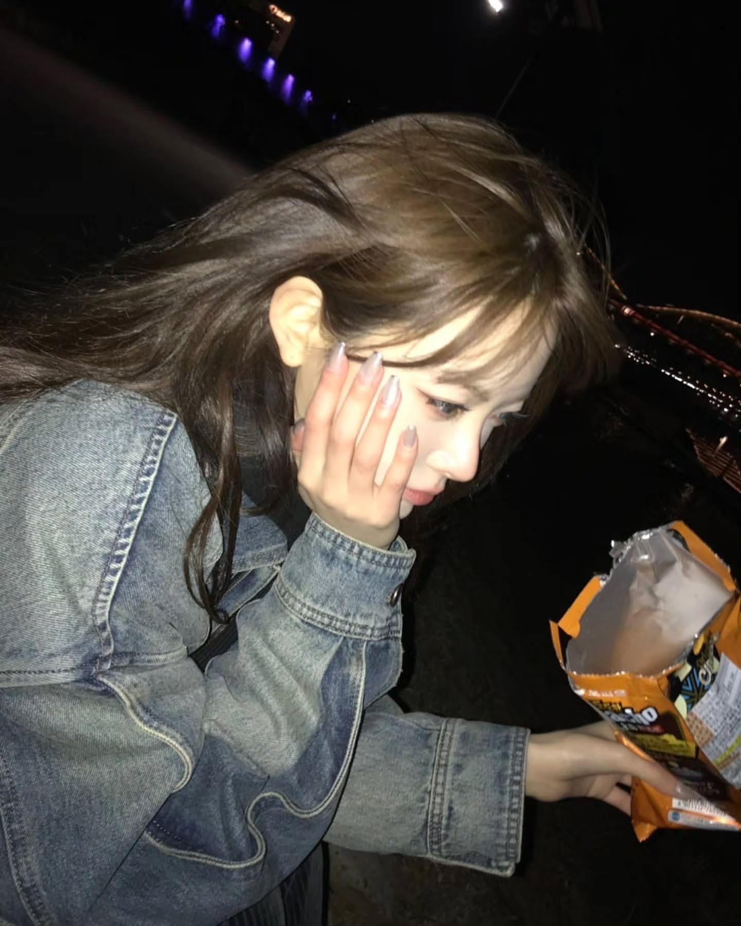 [잡담] 홍은채 이거 갤럭시야 아이폰이야?? | 인스티즈