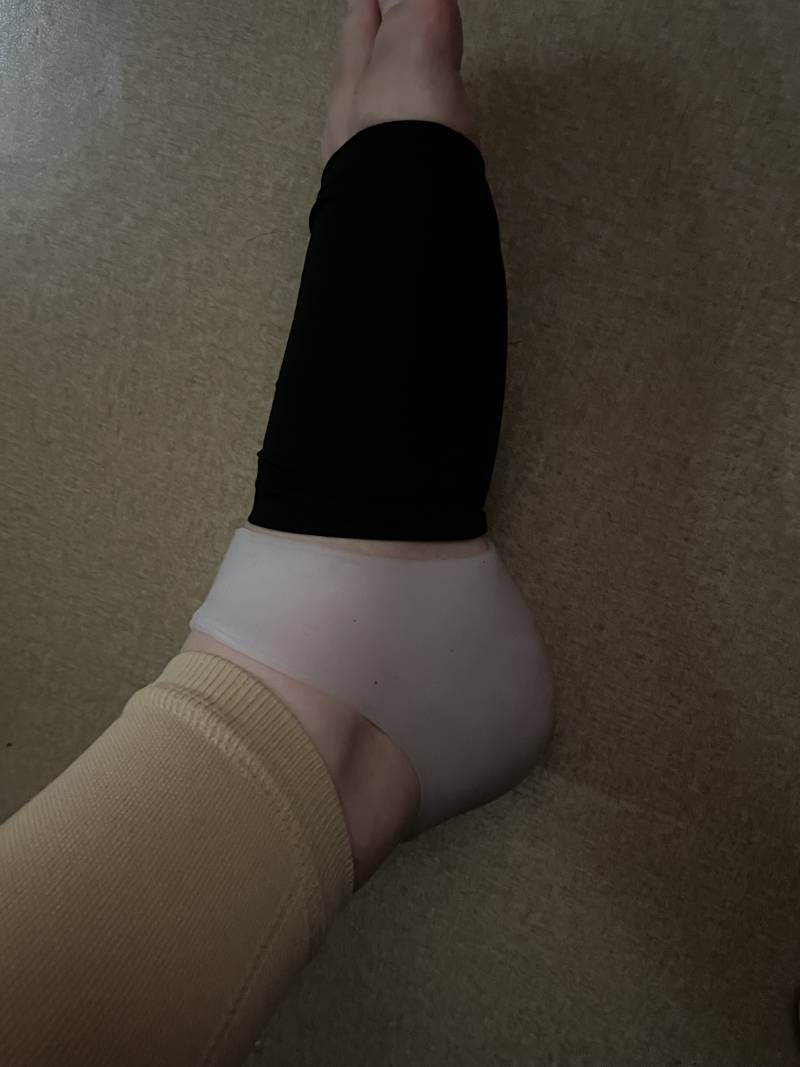 [잡담] 오래 서서 일하는익 무장한거 볼사람.. | 인스티즈