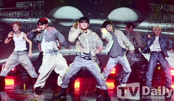 [잡담] 원 오어 에이트 "동방신기→BTS 정국·엔하이픈과 작업하고파, 리스펙" [ST현장] | 인스티즈