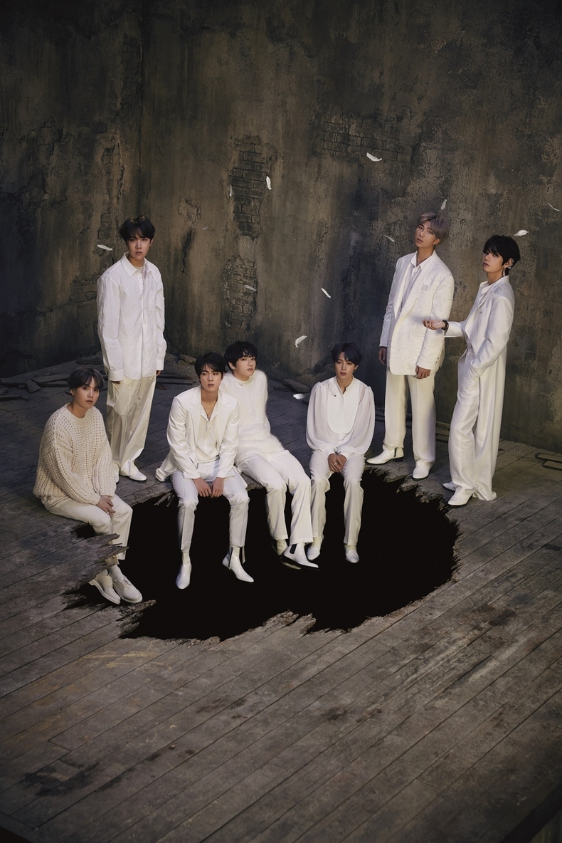 [잡담] BTS '블랙 스완', 스포티파이 5억 재생 돌파…단체곡 통산 14번째 | 인스티즈