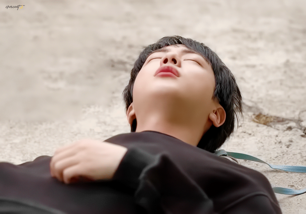 [잡담] 길바닥에서 잘자는 미남 어떤데...주어 방탄 진 | 인스티즈