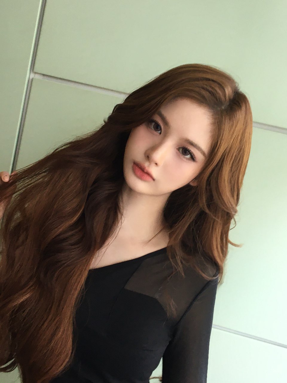 [잡담] 설윤 사진 또 올렸는데 이것도 ㄹㅈㄷ 미쳣어.... | 인스티즈