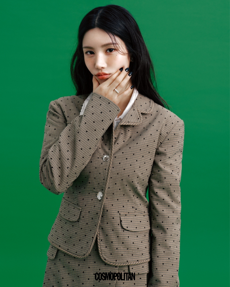 [잡담] 권은비, 4월 신곡 깜짝 스포…"나만의 비밀스러운 세계로 초대" [화보] | 인스티즈