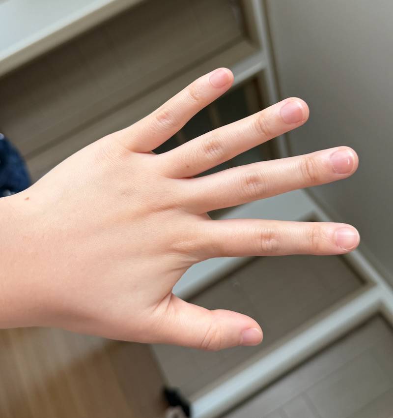 [잡담] 나 손만 봤을 때 몇살 같어?😭 | 인스티즈
