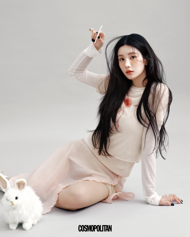 [잡담] 권은비, 4월 신곡 깜짝 스포…"나만의 비밀스러운 세계로 초대" [화보] | 인스티즈
