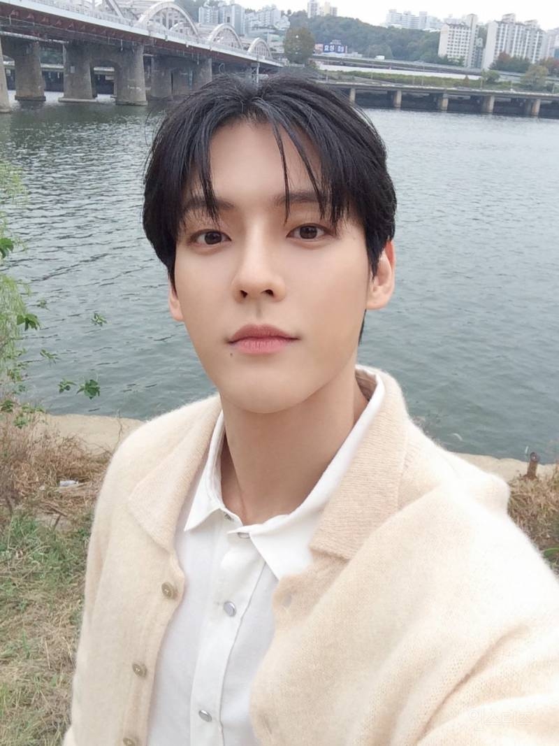 자기가 제일 잘생겼다는말에 동의하는 아이돌.jpg | 인스티즈
