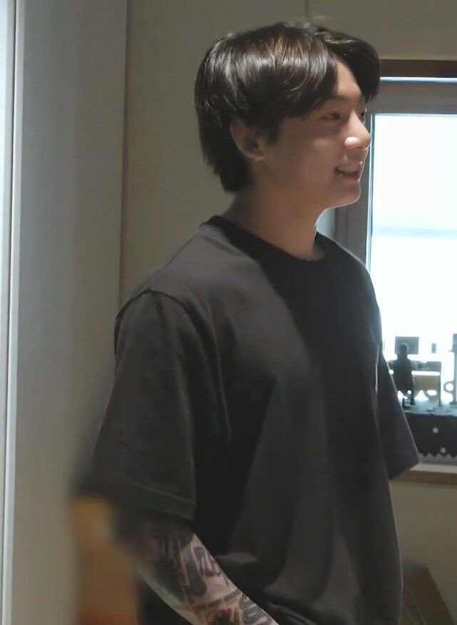 [잡담] 정국 일상짤들 넘 느좋 핫가이라 좋다 | 인스티즈