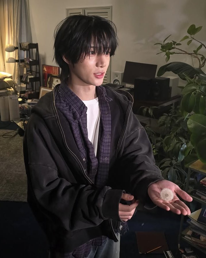 [잡담] 앜ㅋㅋ 강태현 때문에 범규사진에서 목소리 들리는거 같음 | 인스티즈
