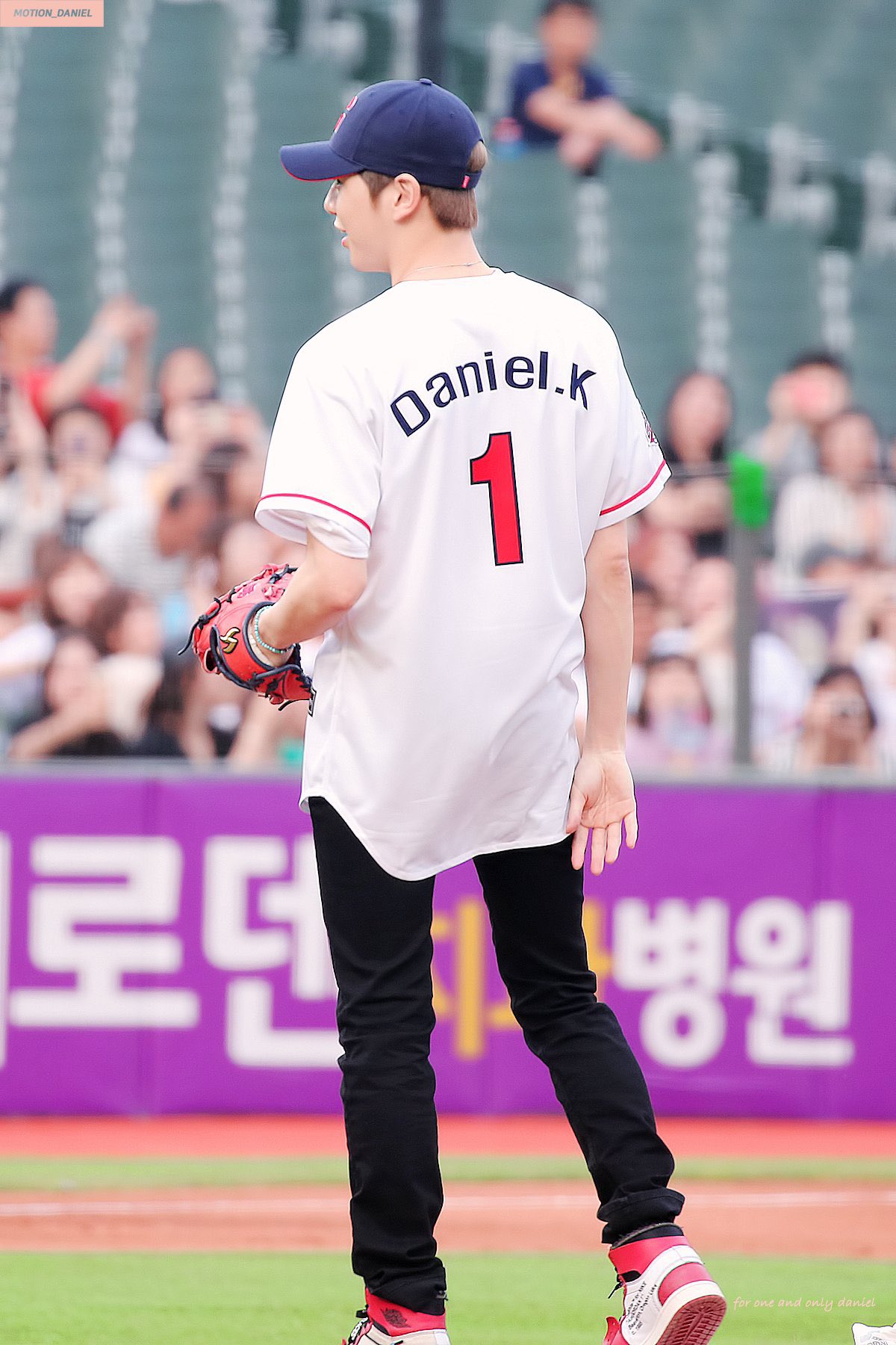[잡담] 강다니엘 6년전이랑 오늘 바뀐거 잘 모르겠다 | 인스티즈