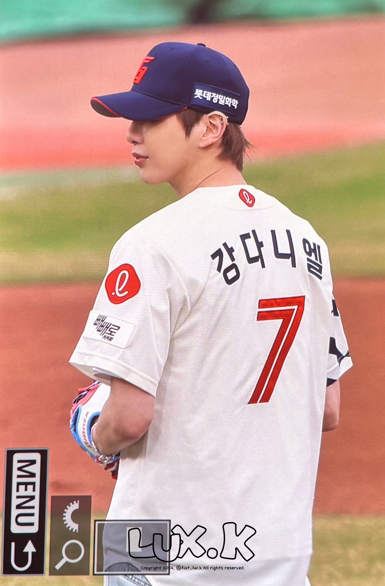 [잡담] 강다니엘 6년전이랑 오늘 바뀐거 잘 모르겠다 | 인스티즈