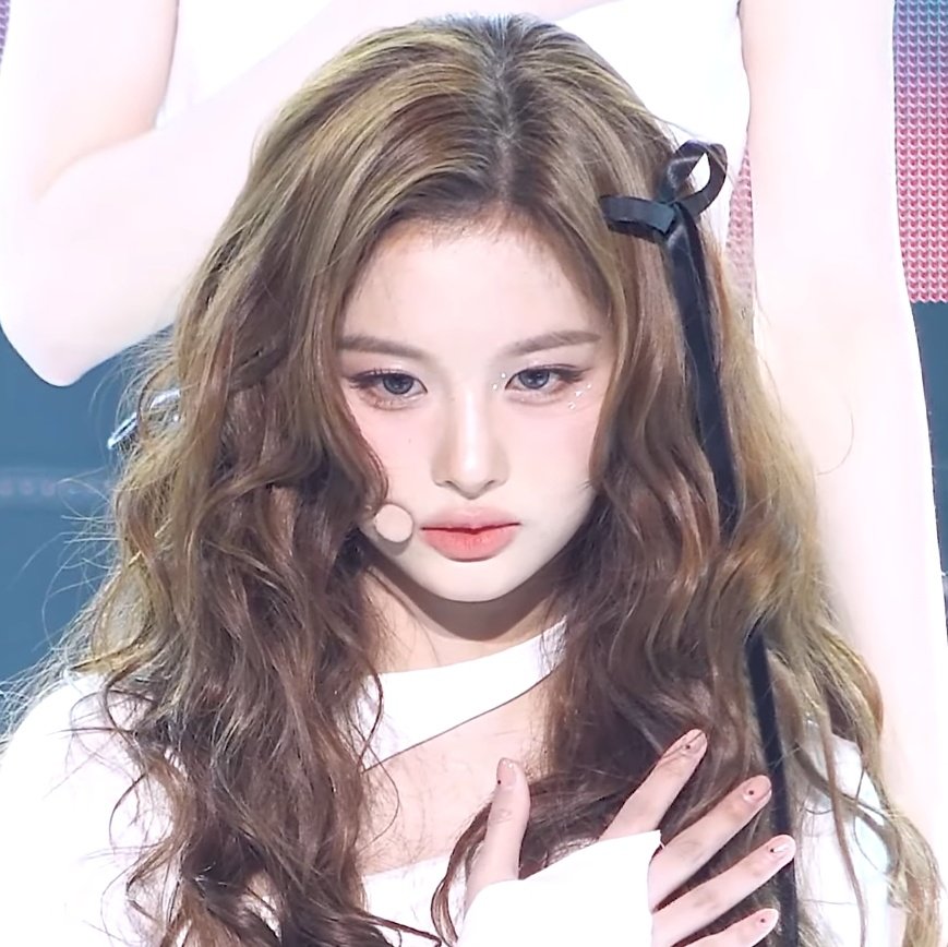 [잡담] 요즘 설윤 스타일링 직인다 | 인스티즈
