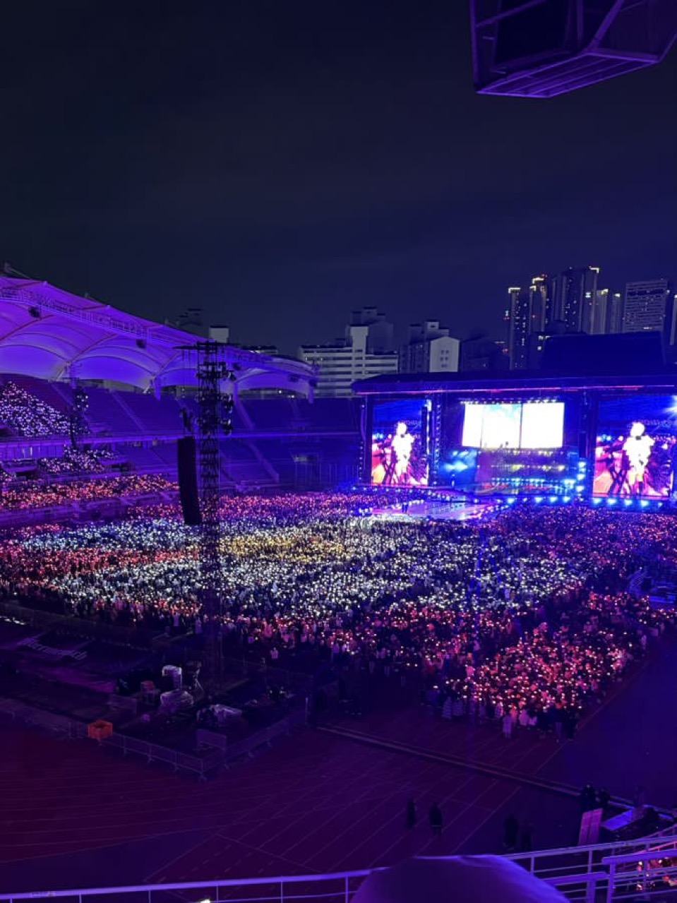 [잡담] 지디 콘서트 응원봉 지참률 대박이더라 | 인스티즈