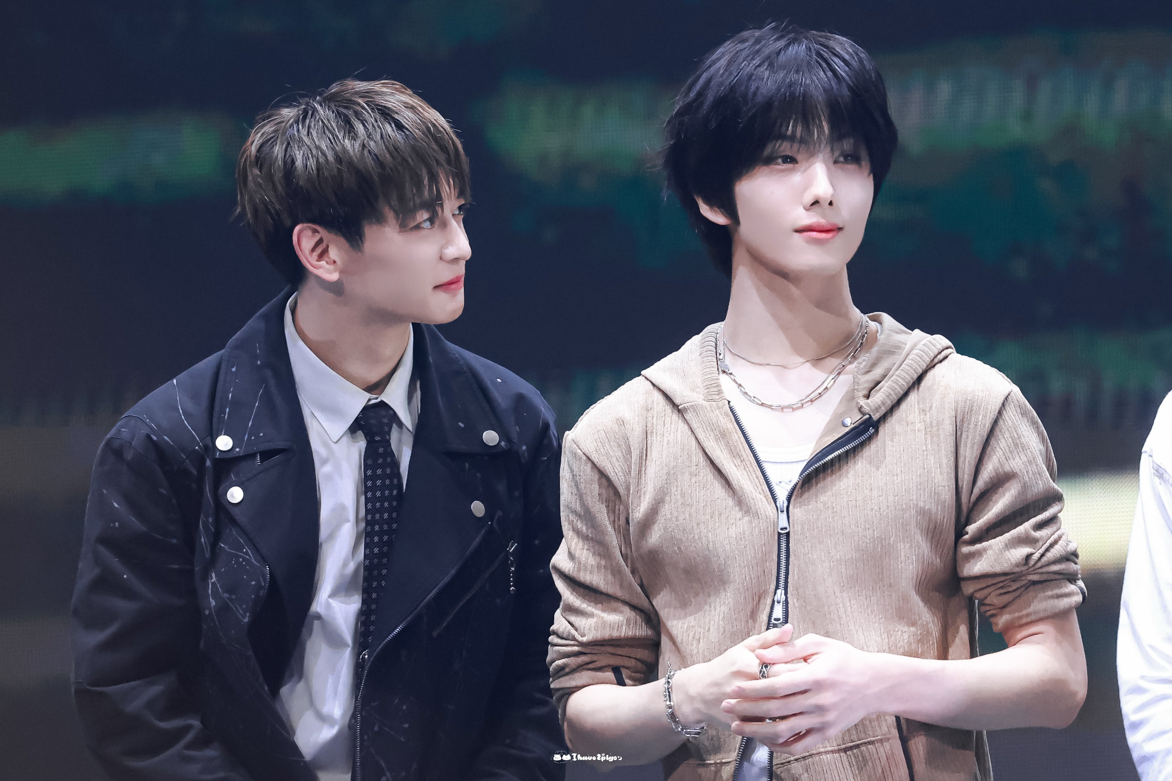[잡담] 민호 이거 뭔데 설레니.. 내가 지성이었음 진짜 깜짝 놀랐을거 같긴 한데 | 인스티즈