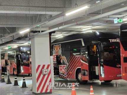 [정보/소식] [KBO] '낮은' 주차장, '높은' 불펜...한화 새 구장은 여전히 공사중 [IS 포커스] | 인스티즈