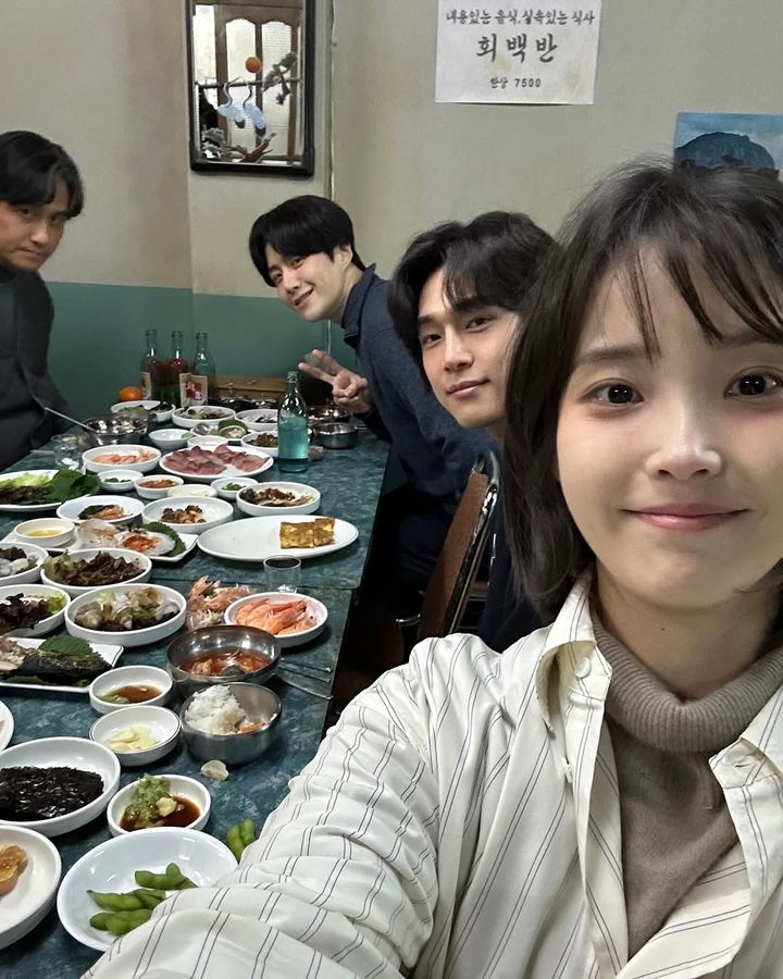 [정보/소식] 아이유 인스타 🍊 폭싹 4막 비하인드 1탄🍊 | 인스티즈