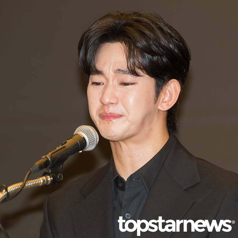 [마플] 오늘자 김수현 우는 모습이라는데 어떻게 생각해? | 인스티즈