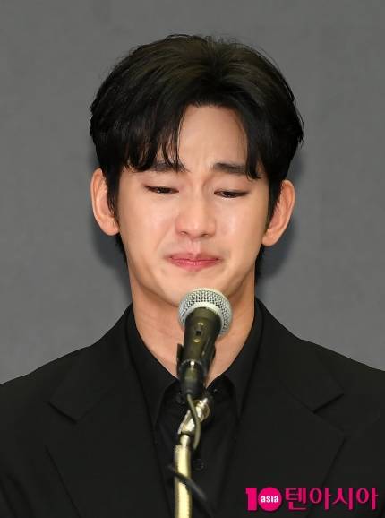 [마플] 오늘자 김수현 우는 모습이라는데 어떻게 생각해? | 인스티즈