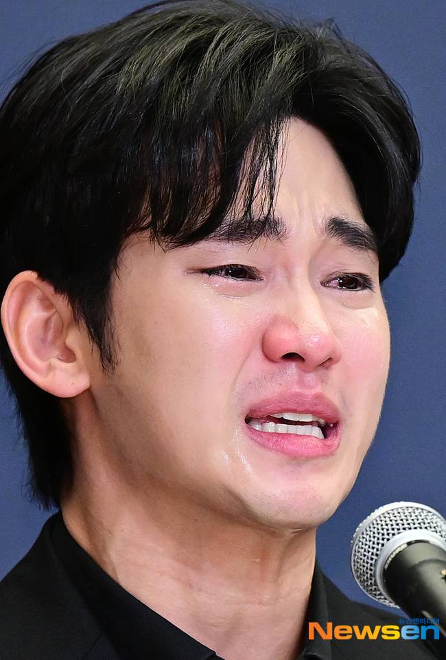 오열하는 김수현...JPG | 인스티즈