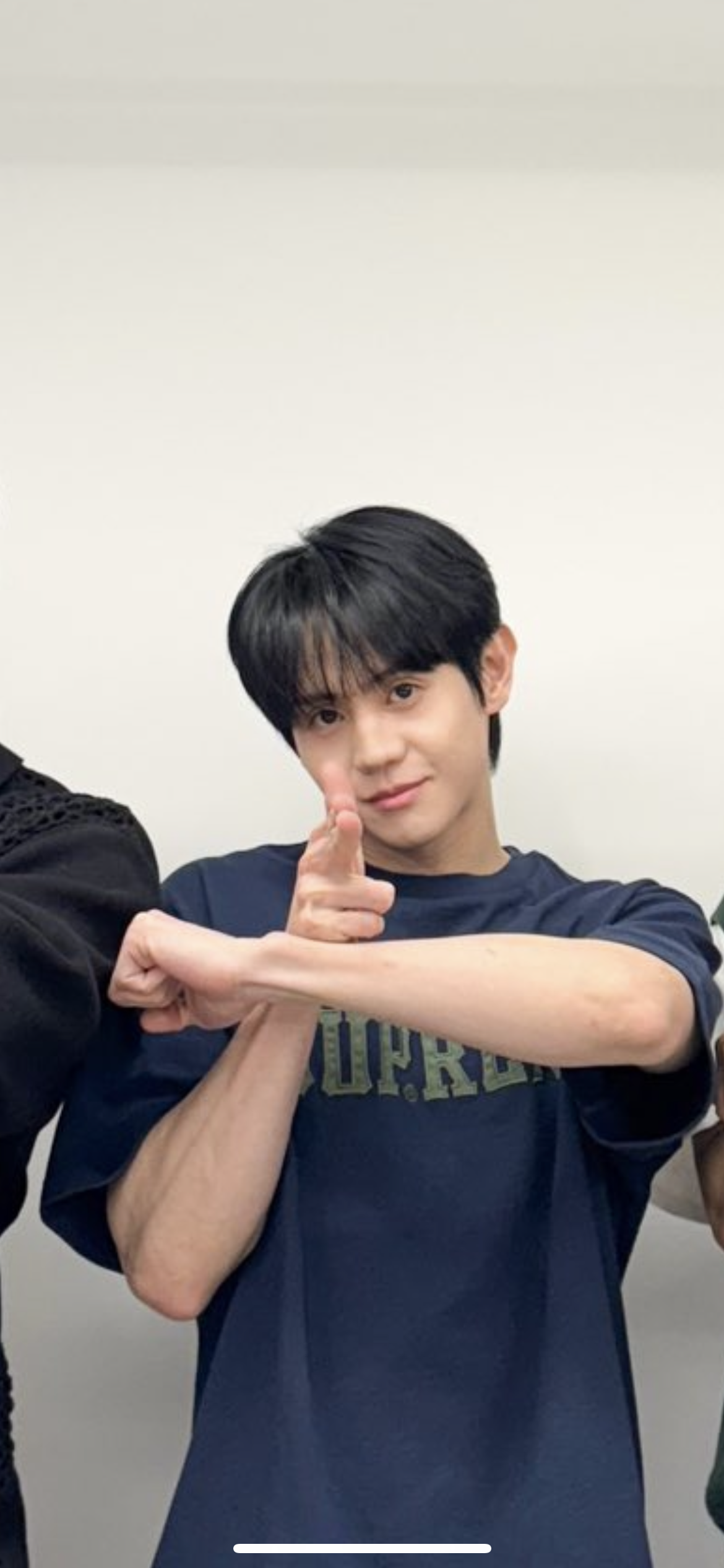 [잡담] 얘드라 양요섭이 다시 흑발을 했다 …🥹🥹🥹🥹 | 인스티즈