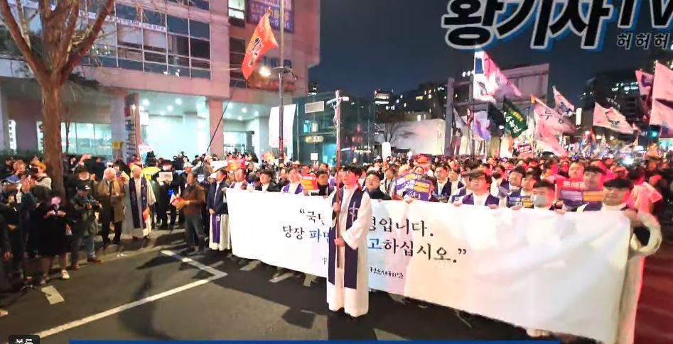 [잡담] 와..오늘은 신부님들 3000명 오셨대 서울에 | 인스티즈