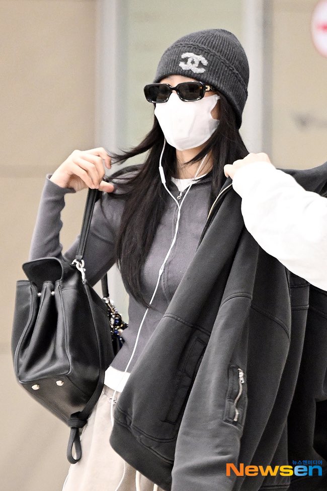 [정보/소식] 제니 입국😎 | 인스티즈