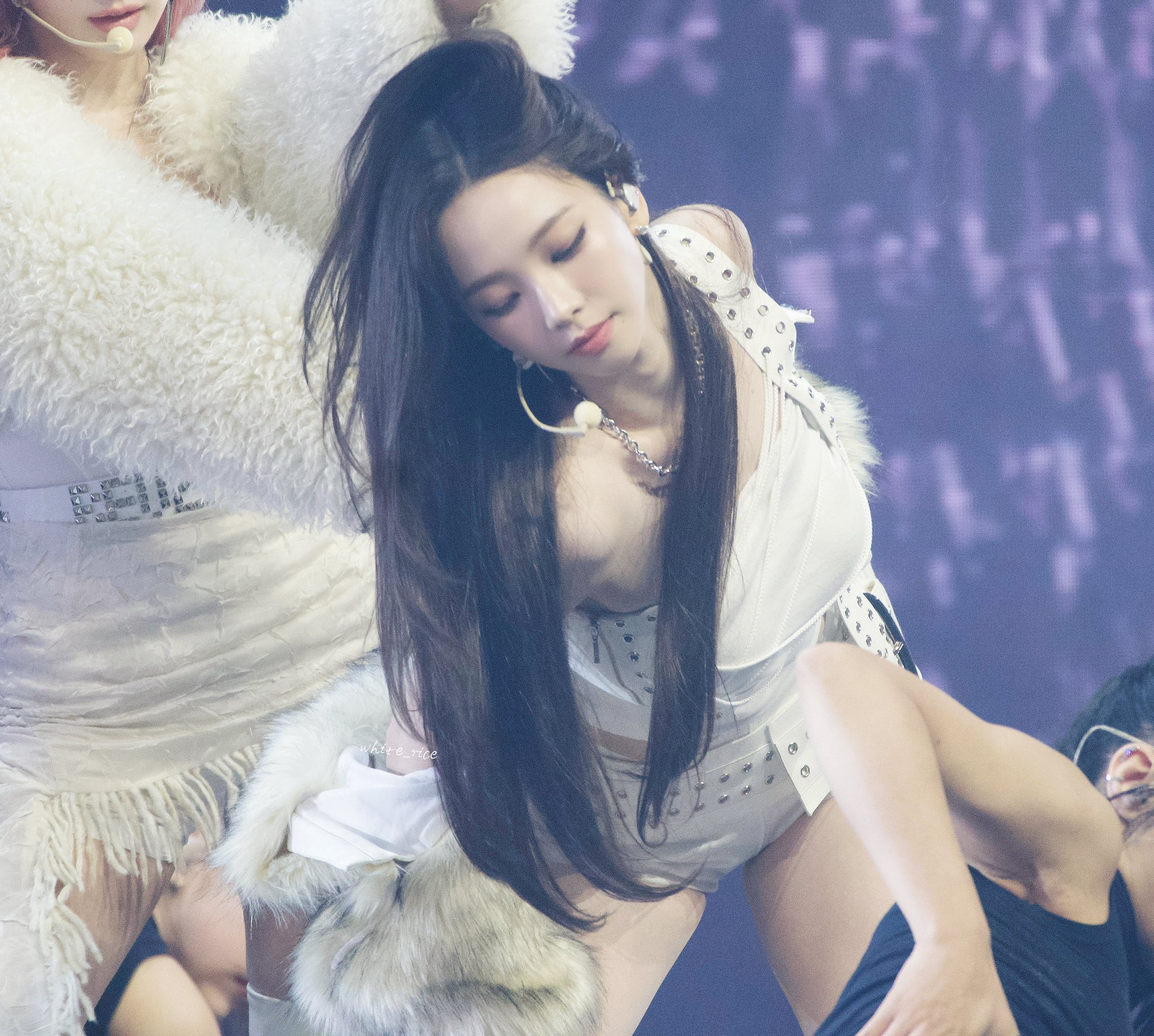 [잡담] 아니 카리나 허벅지인줄 알았는데 | 인스티즈