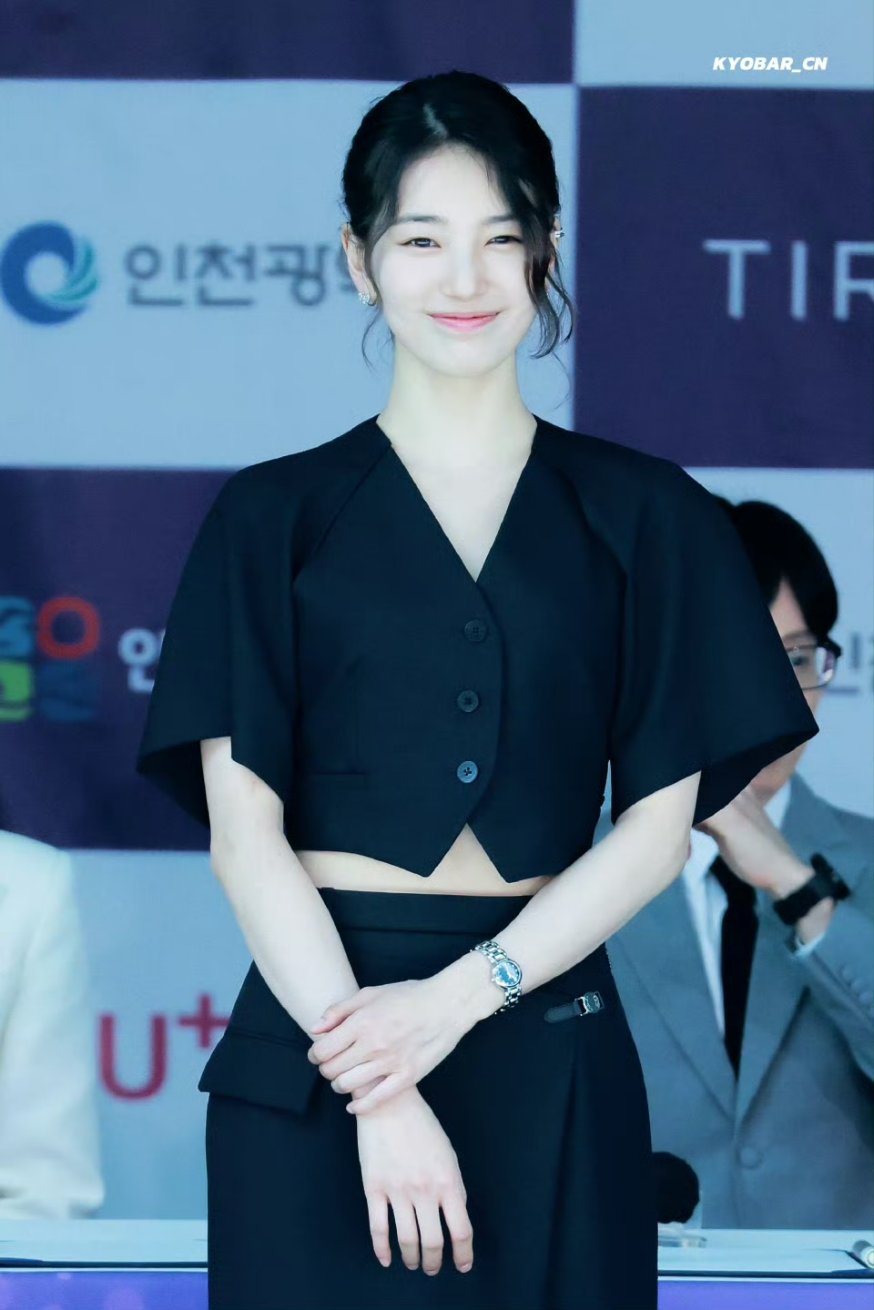 [잡담] 만우절 이벤트로 수지바에 송혜교 사진 올라오고 혜교바에 수지 사진 | 인스티즈
