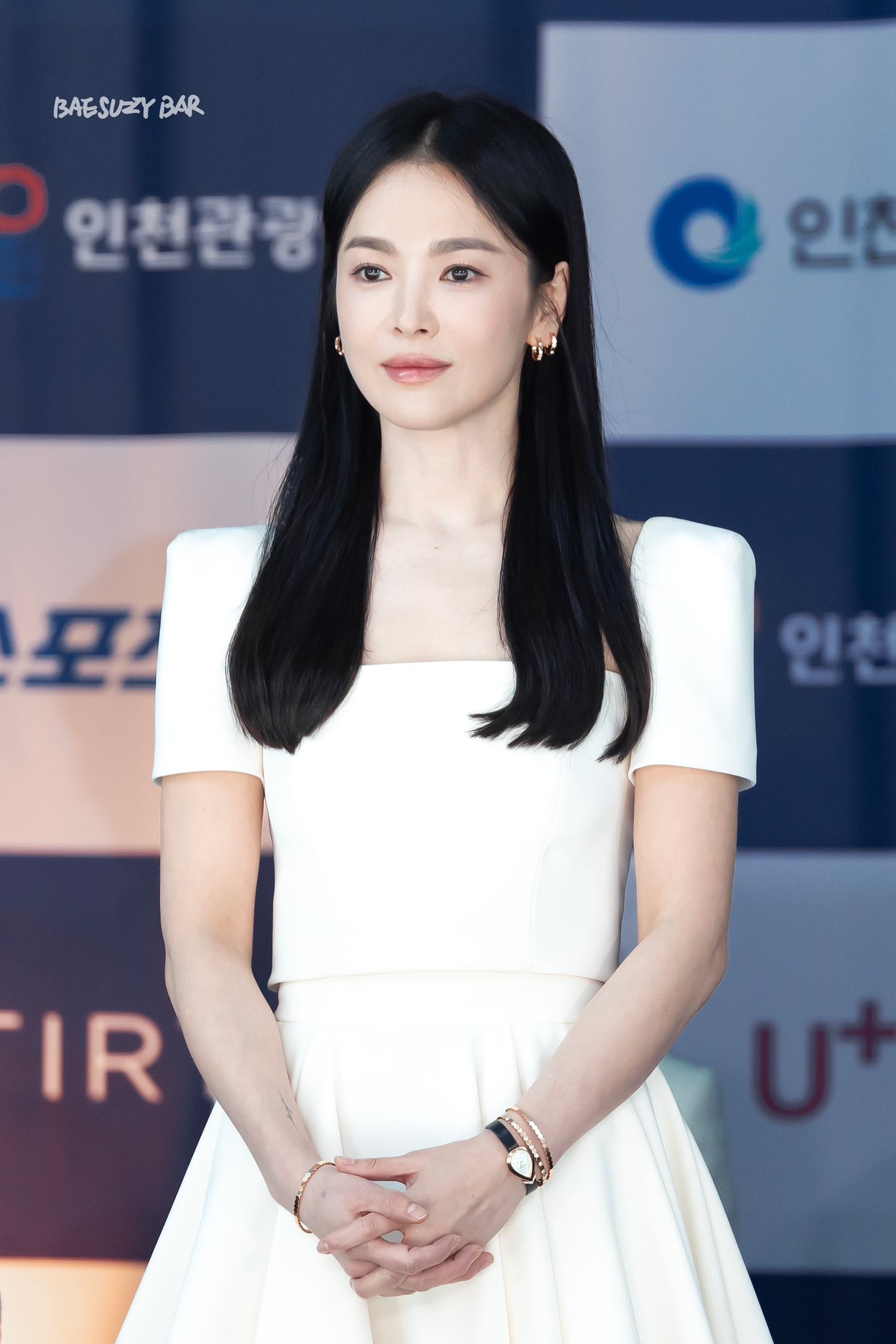 [잡담] 만우절 이벤트로 수지바에 송혜교 사진 올라오고 혜교바에 수지 사진 | 인스티즈