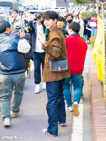 [잡담] 박보검 오늘도 폭싹 잘생겼수다.. | 인스티즈