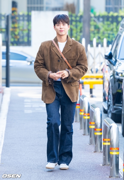 [잡담] 박보검 오늘도 폭싹 잘생겼수다.. | 인스티즈