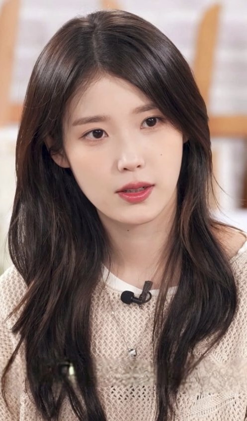 [잡담] 아이유 변우석으로 부부케미 본다는거 언제쯤 믿길까 | 인스티즈